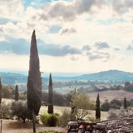 Tuscan Escape Luxury 2 Bedroom With Pool Apartment